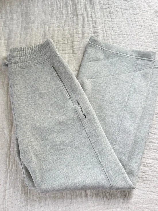Abercrombie & Fitch YPB wide leg pants - Picture 1 of 3